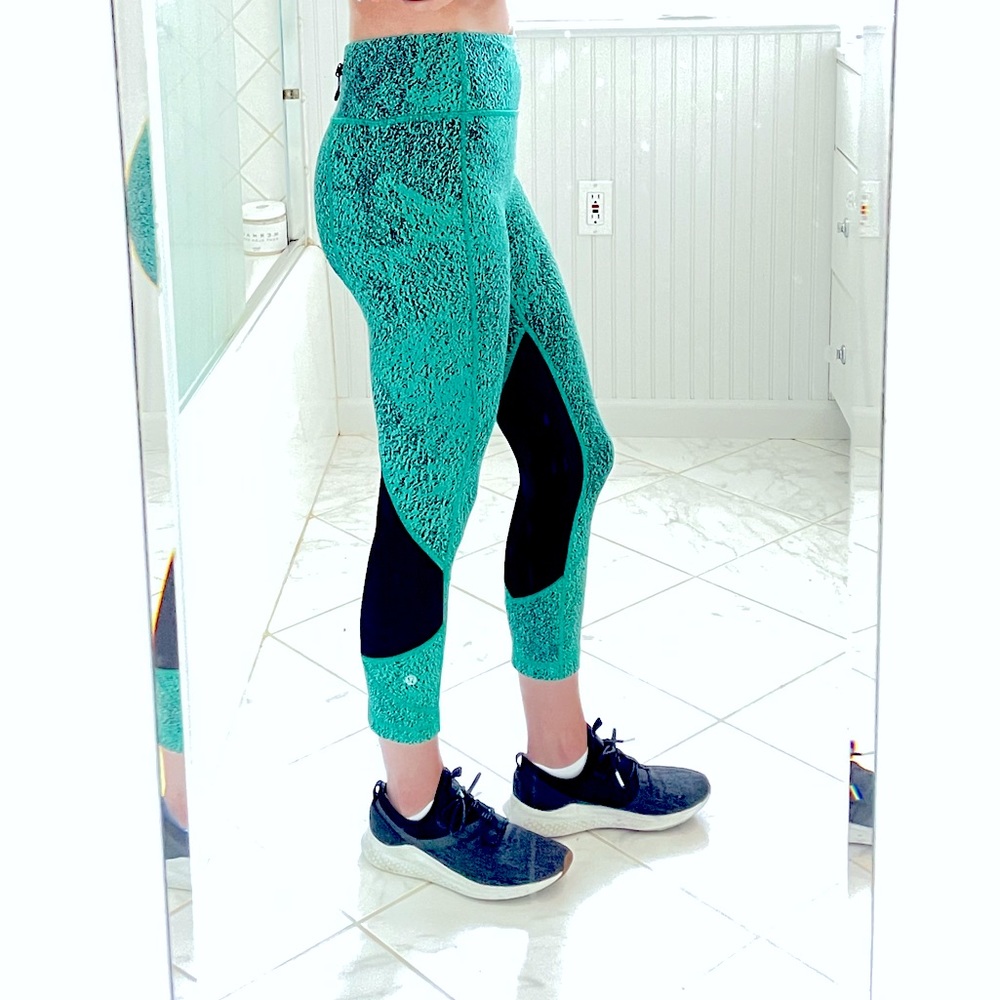 Lululemon Highwaisted Green Legging (cropped)